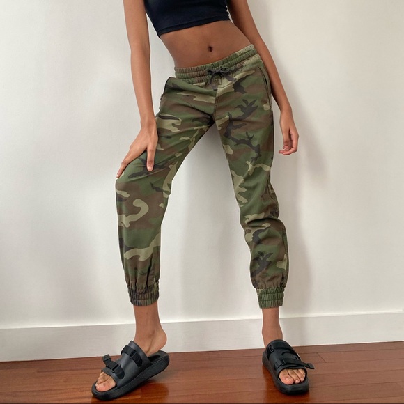 Aritzia Pants - BNWT ARITZIA ALIX PANT